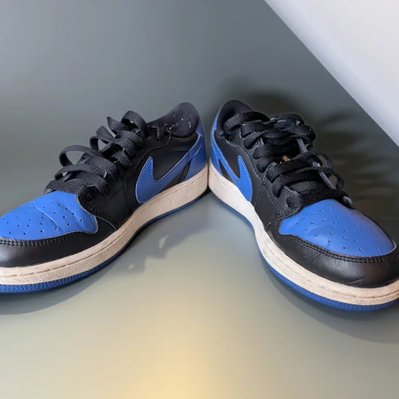 Nike Air Jordan 1 Retro Low OG BG "Royal" Size 5Y - Picture 3 of 8